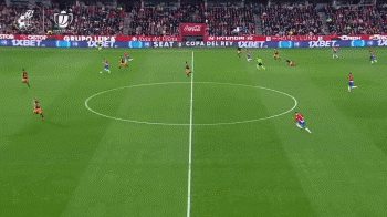 多伦多蓝鸟队与马林鱼达成涉及 12 人的大规模交易，震撼自由市场