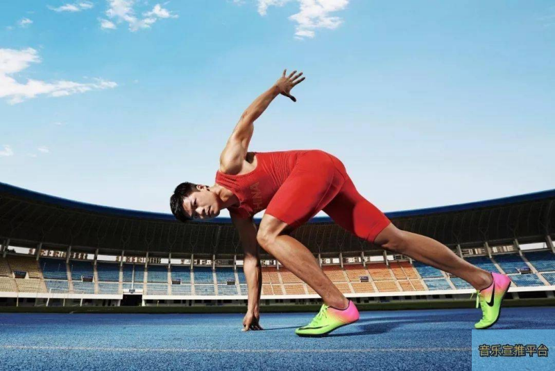 同病相怜！老鹰中锋弗洛林过去几个月一直在与塔图姆交流康复经验